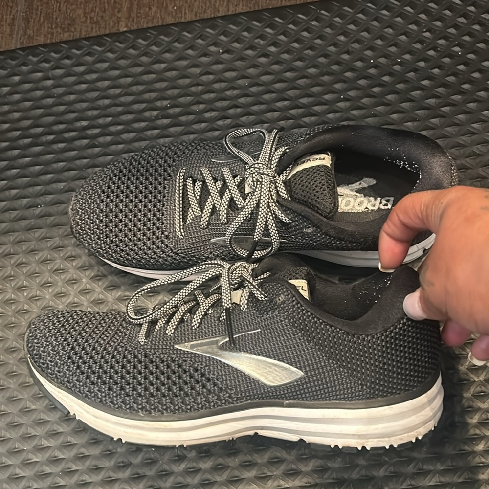 7.5 Brooks - Picture 2 of 6
